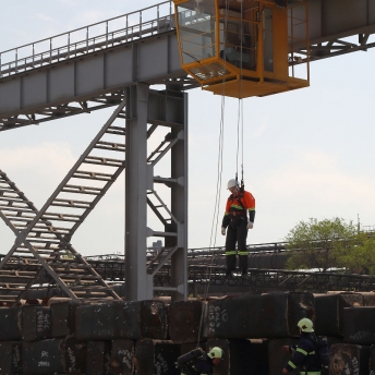 Под знаком охраны труда