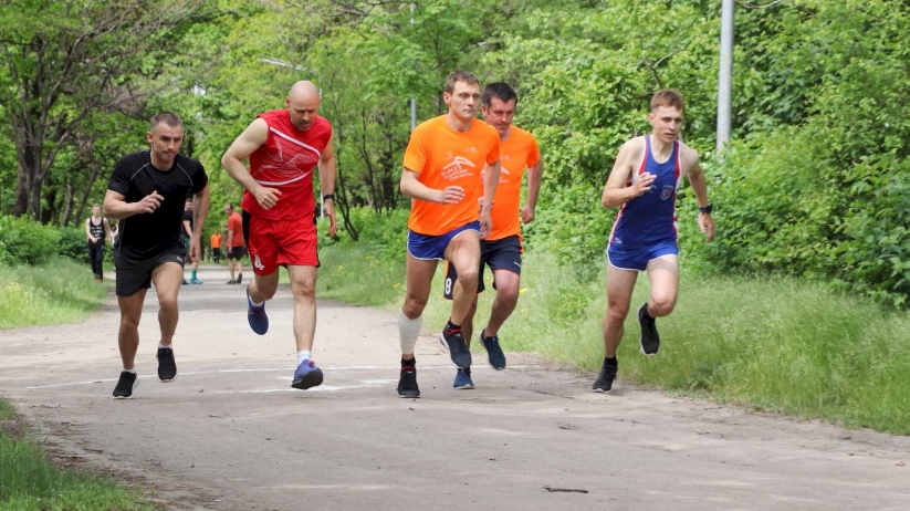 Легкоатлетический кросс: чемпионами стали конвертерщики